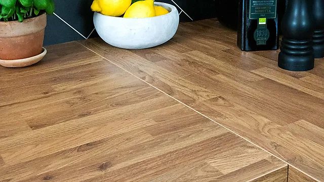 Benkeplate laminat Level modnet eik