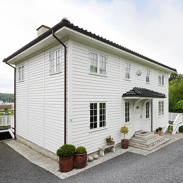 Fasade Hardie Plank hvit trestruktur